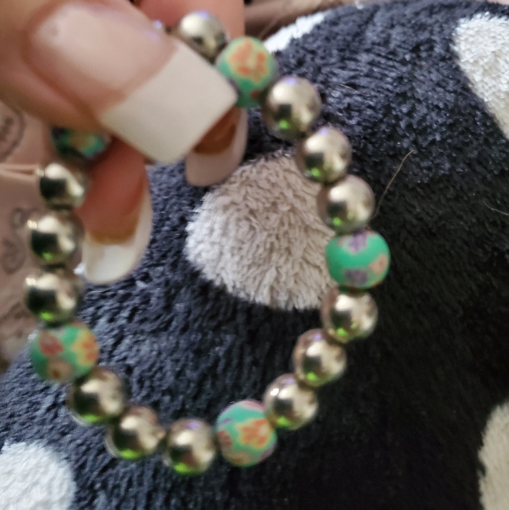 Bracelets 5 - Picture 4 of 7